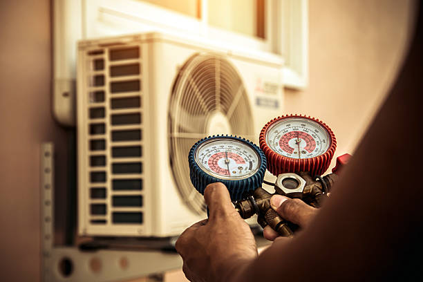 Professional Hvac technician working in Hays, NC